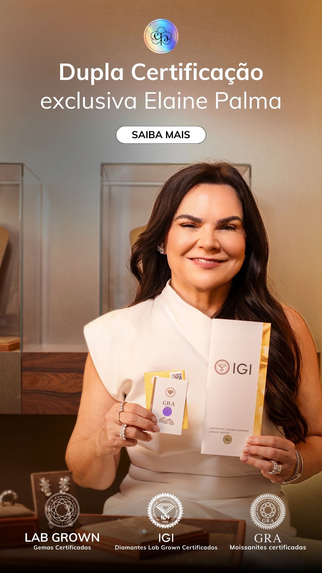 Franziska Hubener encantada com os acessórios da nova Coleção Raiar.